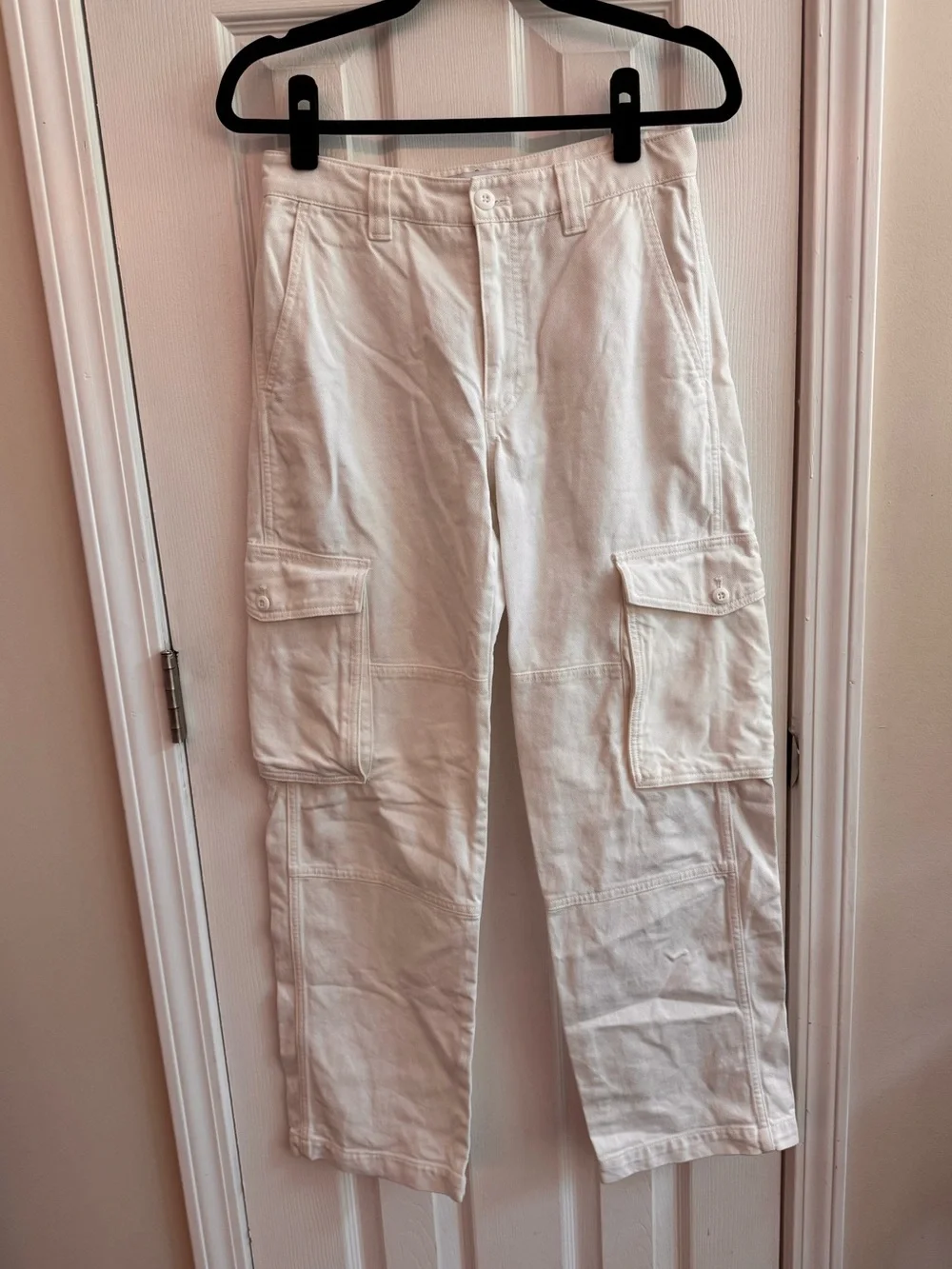 TNA • ARITZIA White Cargo Jeans Size